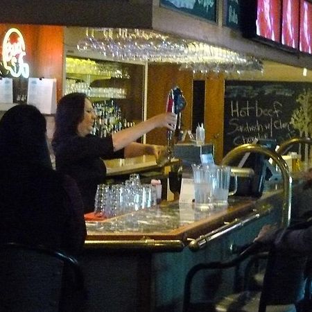 Ptarmigan Inn Hay River 외부 사진
