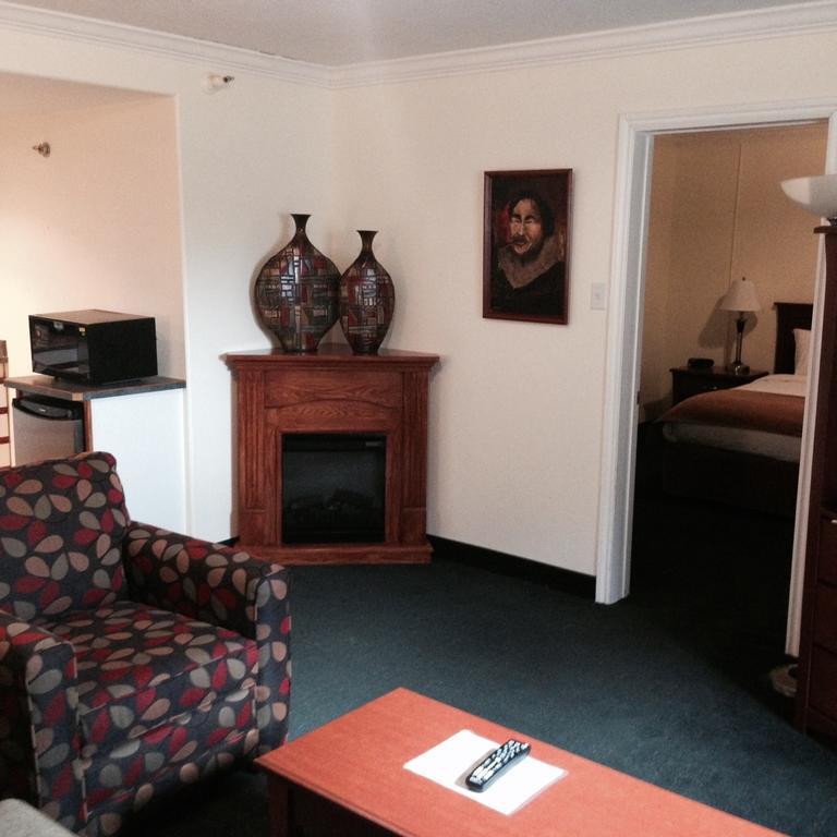 Ptarmigan Inn Hay River 객실 사진
