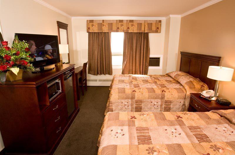 Ptarmigan Inn Hay River 외부 사진