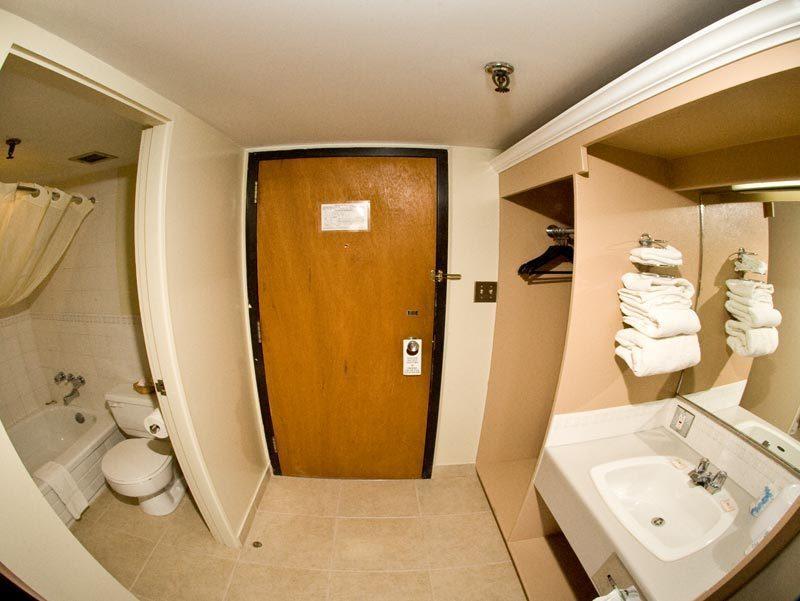 Ptarmigan Inn Hay River 외부 사진